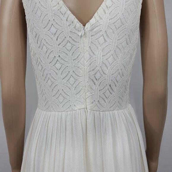 Alya Cream Cotton Fit and Flare Cocktail Dress - Picture 8 of 9